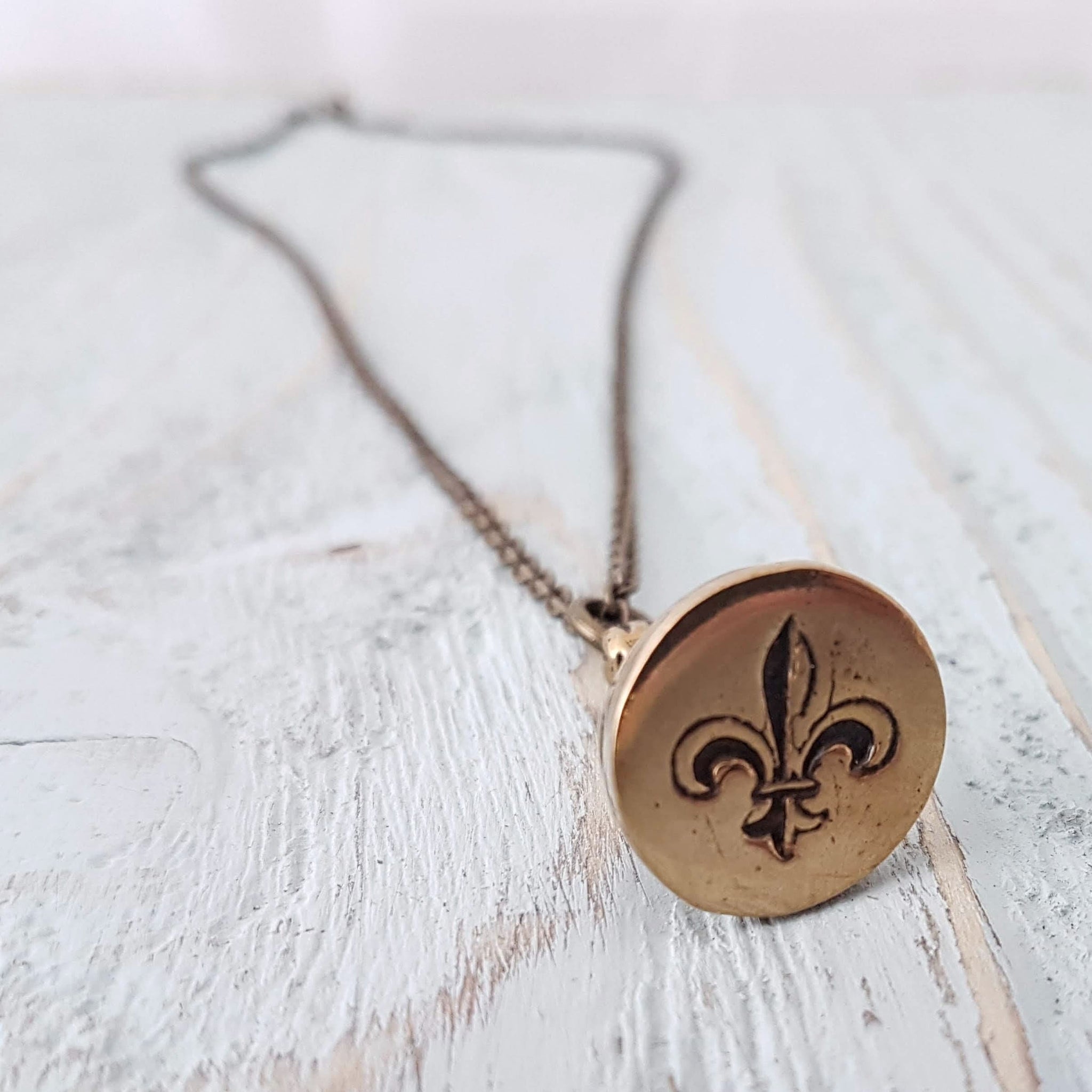 Gold Wax Seal Necklace, Fleur de Lis Seal Stamper, Bronze Fleur de Lis, Fleur De Lis Wax Seal, Wax Seal Necklace, Custom Wax Seal Stamper